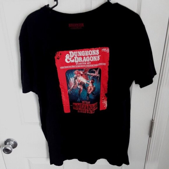 Netflix Stranger Things Dungeons & Dragons Starter Set Shirt Mens Large - Picture 1 of 5